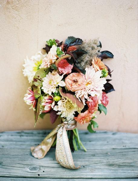 Dahlia and garden rose bouquet